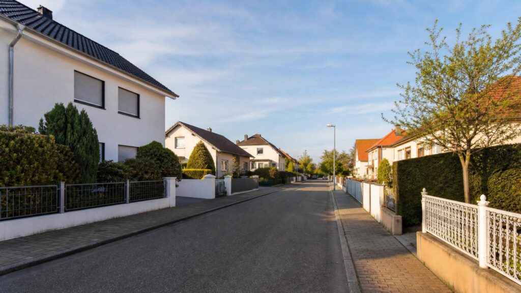 Mannheim-Feudenheim: Wohnstraße im Abendlicht — Kapitalanlage-Standort