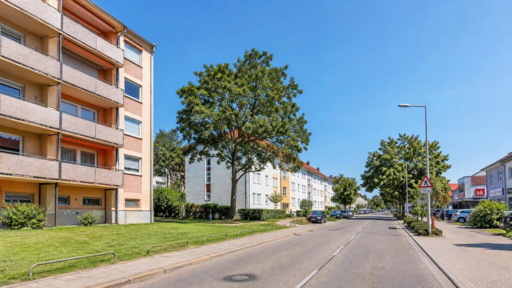 Mannheim-Käfertal: Wohnstraße im Abendlicht — Kapitalanlage-Standort